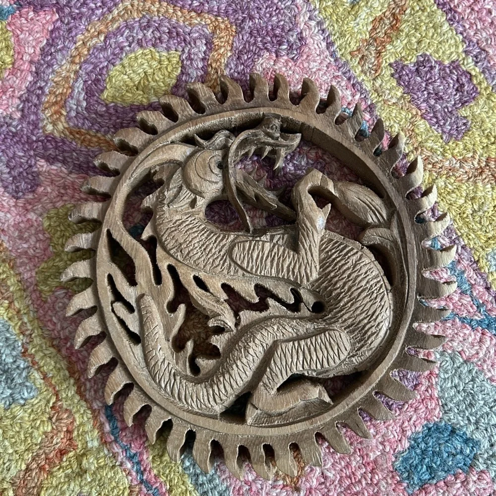 Balinese wood carving of Dragon wall hanging - Picture 11 of 13